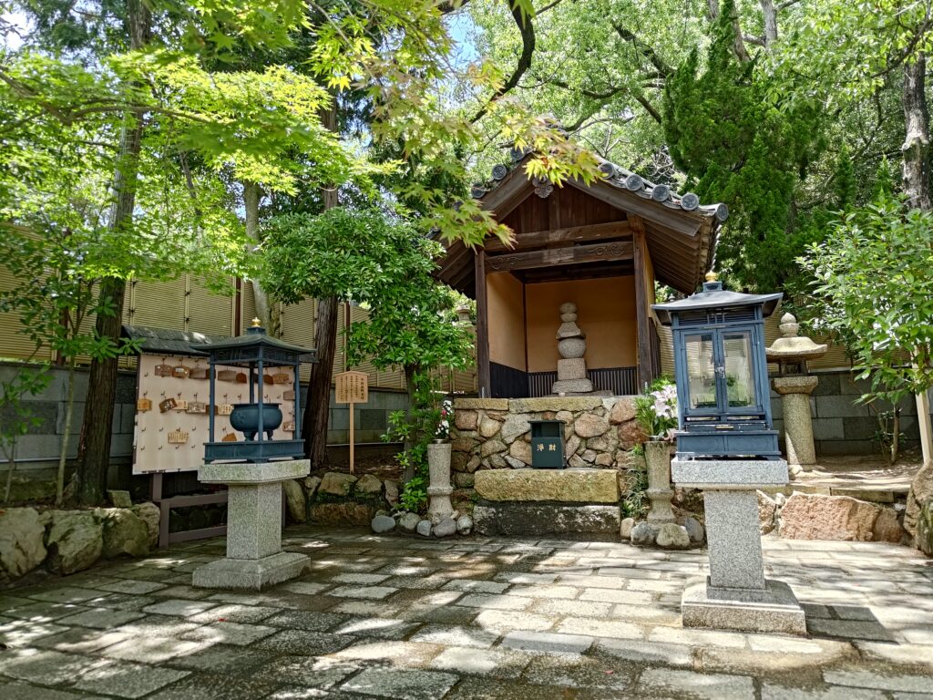 須磨寺_平敦盛首塚