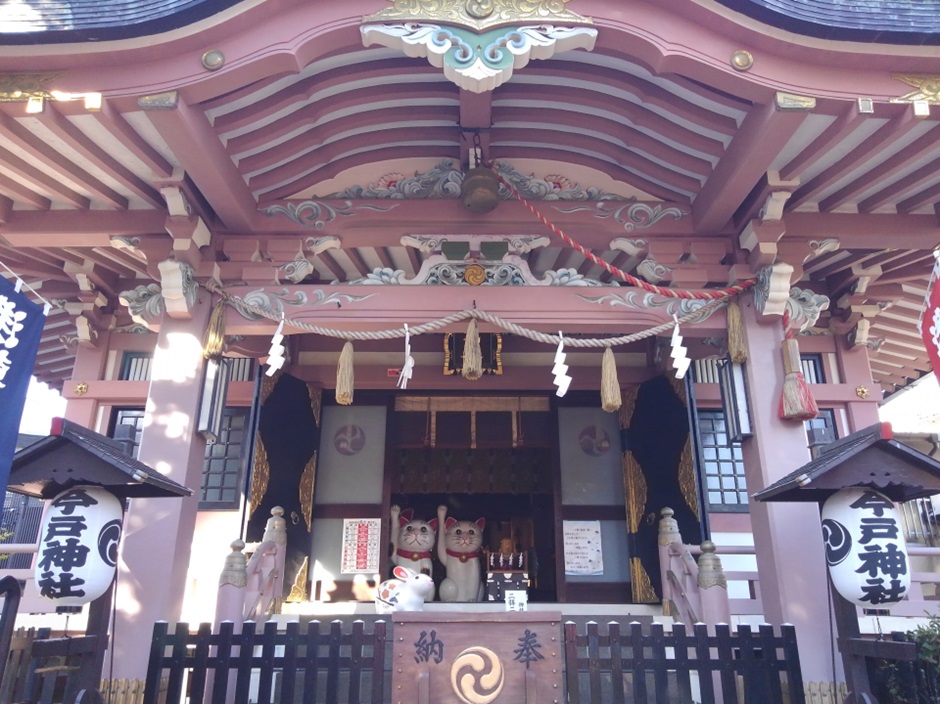 今戸神社_社殿_招き猫