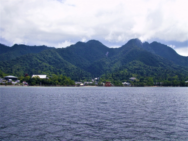 安芸の宮島(いつくしま)_遠景