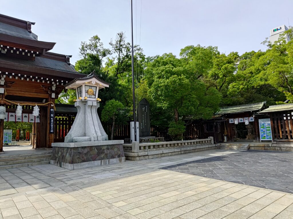 湊川神社_楠木正成墓所