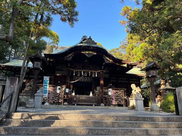 岡崎神社_社殿_狛うさぎ