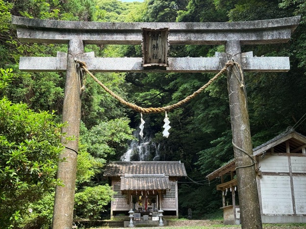 瀧神社_鳥居_社殿