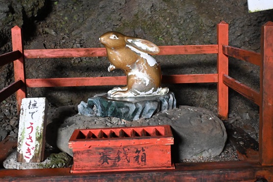 鵜戸神宮_撫でうさぎ
