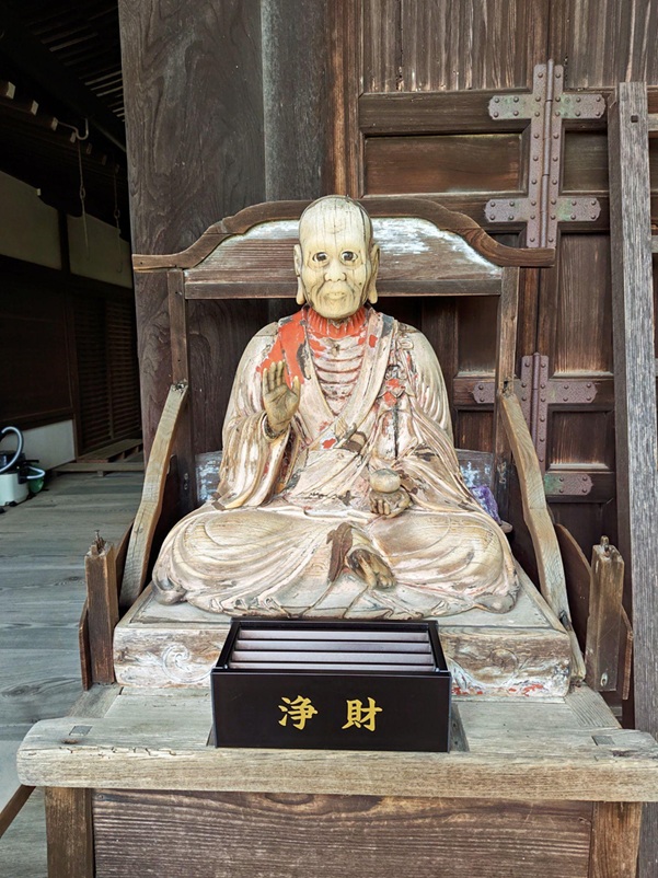 三室戸寺_びんずる尊者像