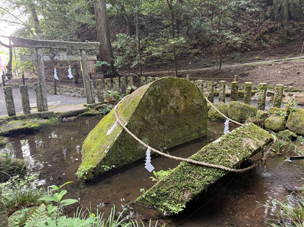 東霧島神社_神石
