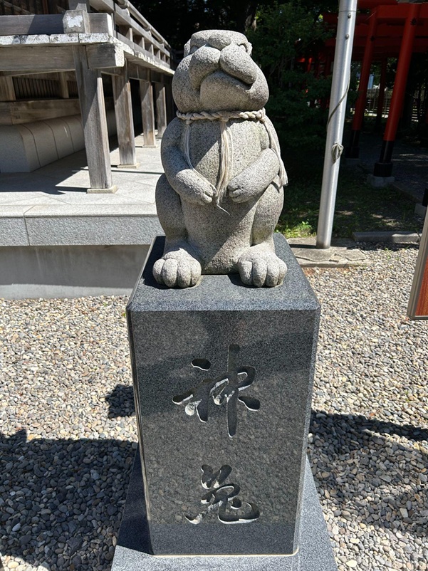 湯倉神社_なでうさぎ