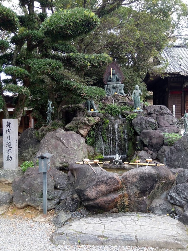 無量寺_身代わり滝不動