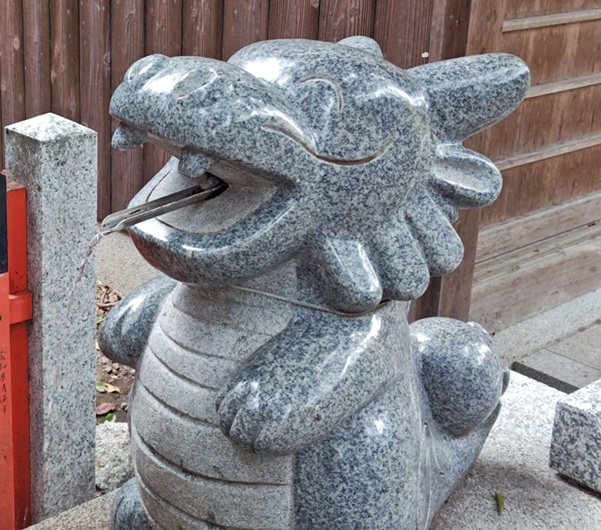 白峯神宮_潜龍社_笑い龍