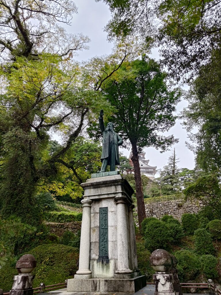 高知城_板垣退助像