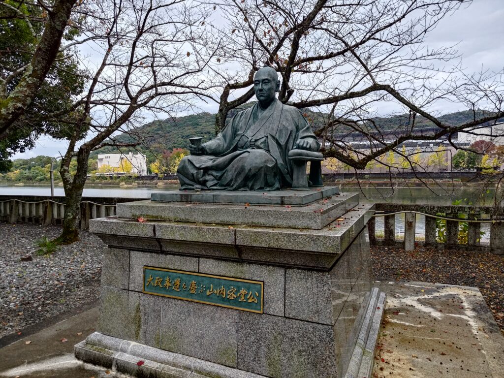 山内神社_山内容堂銅像