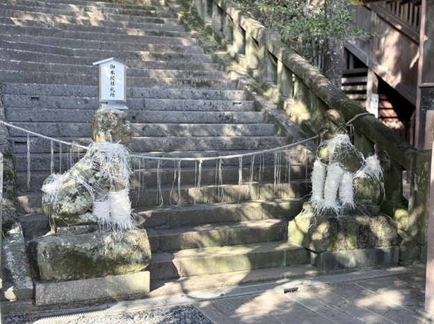 鎮西大社諏訪神社_止め事成就の狛犬