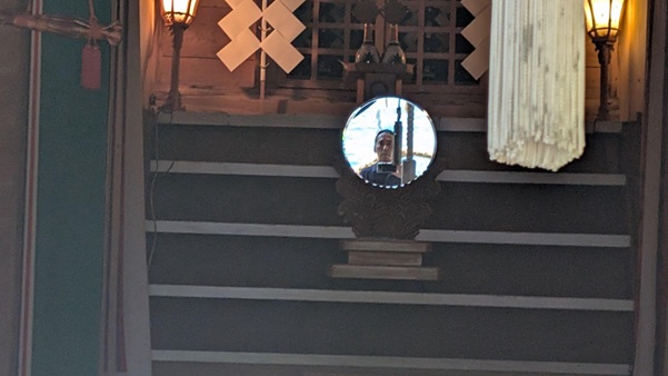 御座石神社_拝殿_鏡