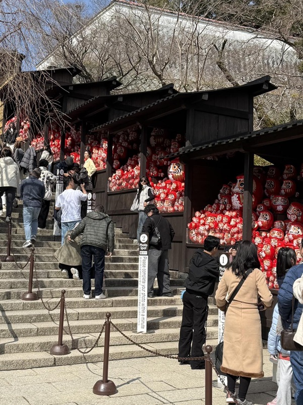 勝尾寺_勝ちだるま