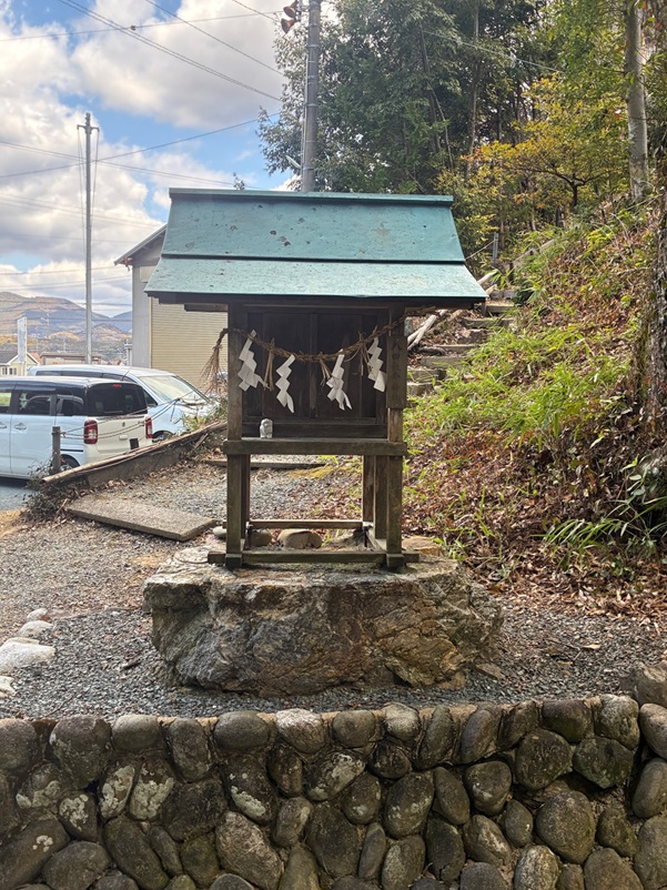 蜂前神社_八田毛止恵祠