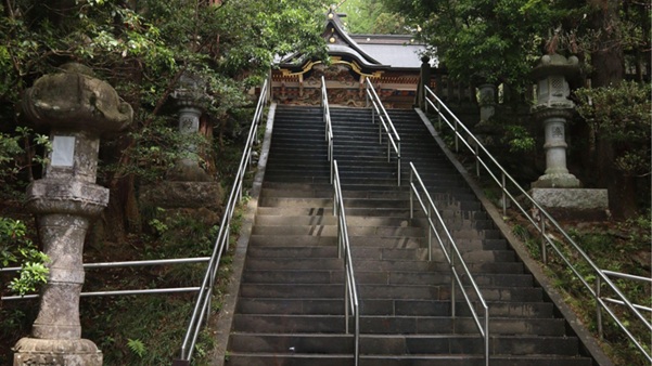 寳登山神社_石段