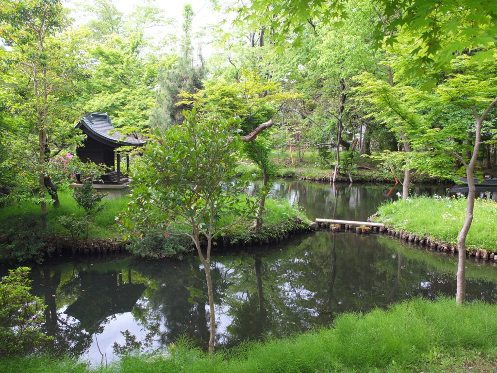 深大寺_亀島弁財天池