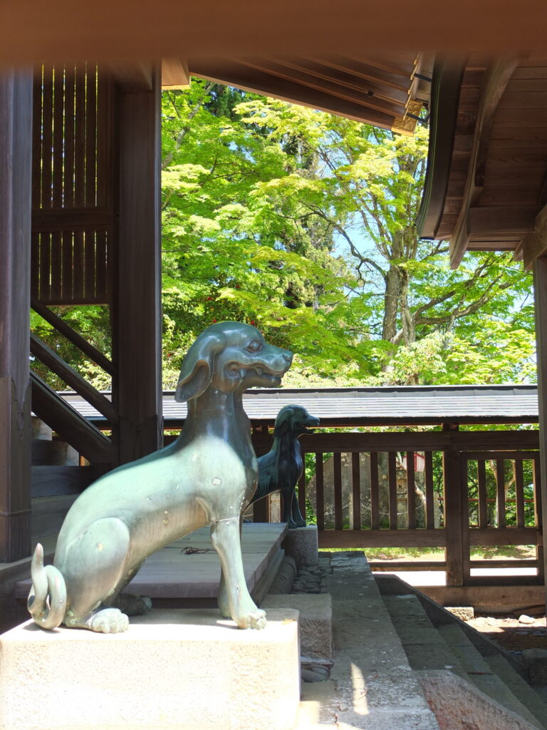 武蔵御嶽神社_本殿おいぬ様像