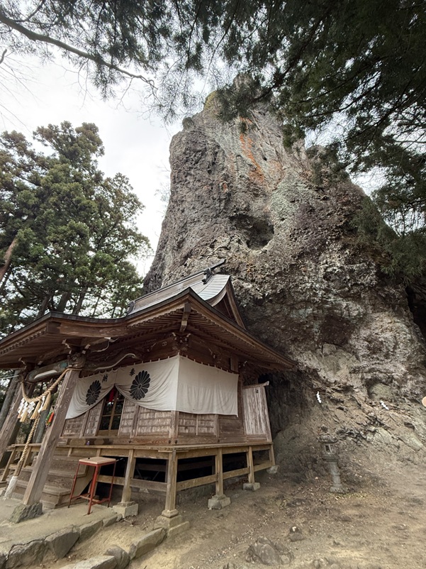中之嶽神社_社殿_轟岩