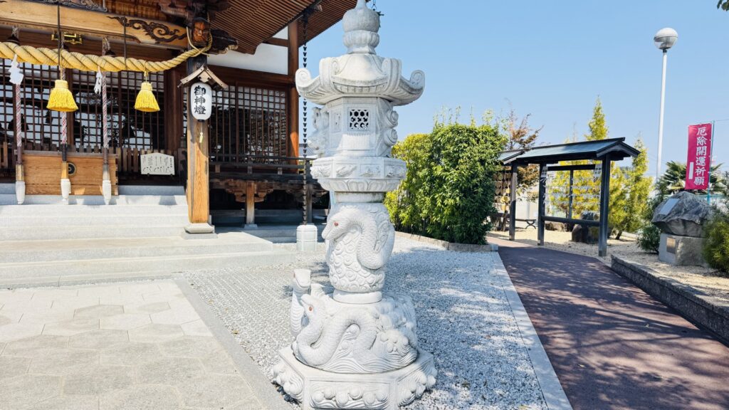 岩國白蛇神社_石灯篭
