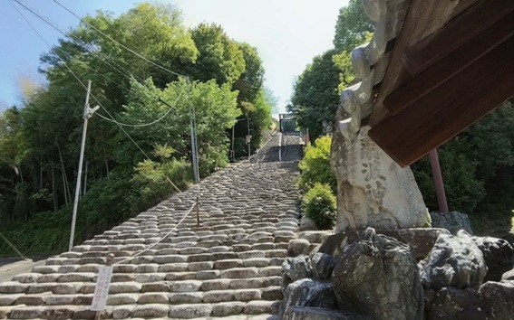 伊佐爾波神社_石段
