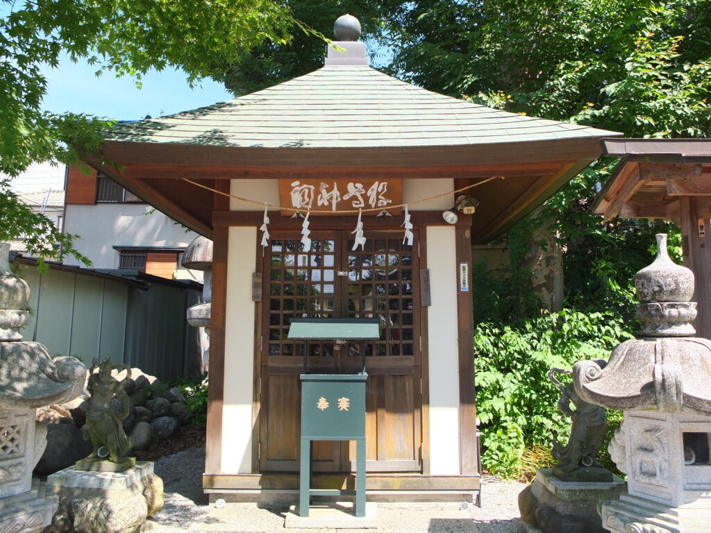 秩父今宮神社_役尊神祠