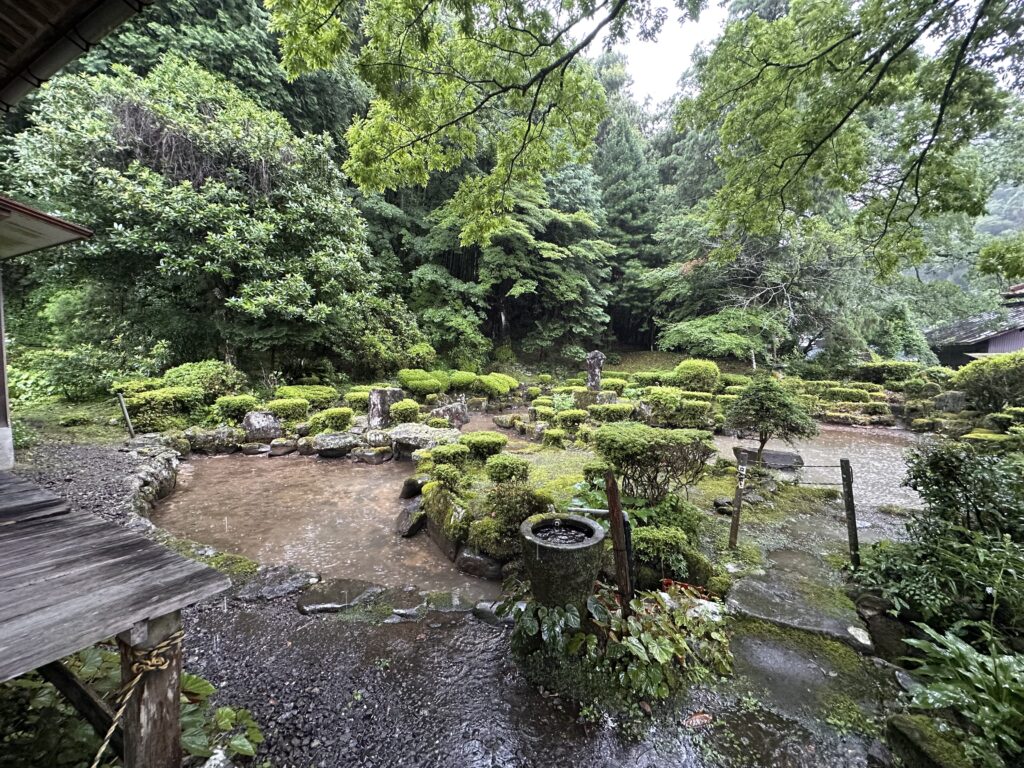 満願寺_池泉鑑賞式庭園