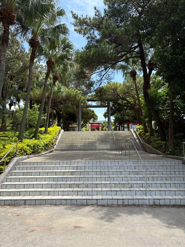 沖縄県護国神社_参道